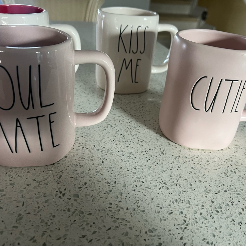 Rae Dunn lot of 10 Valentines mugs - Picture 11 of 11
